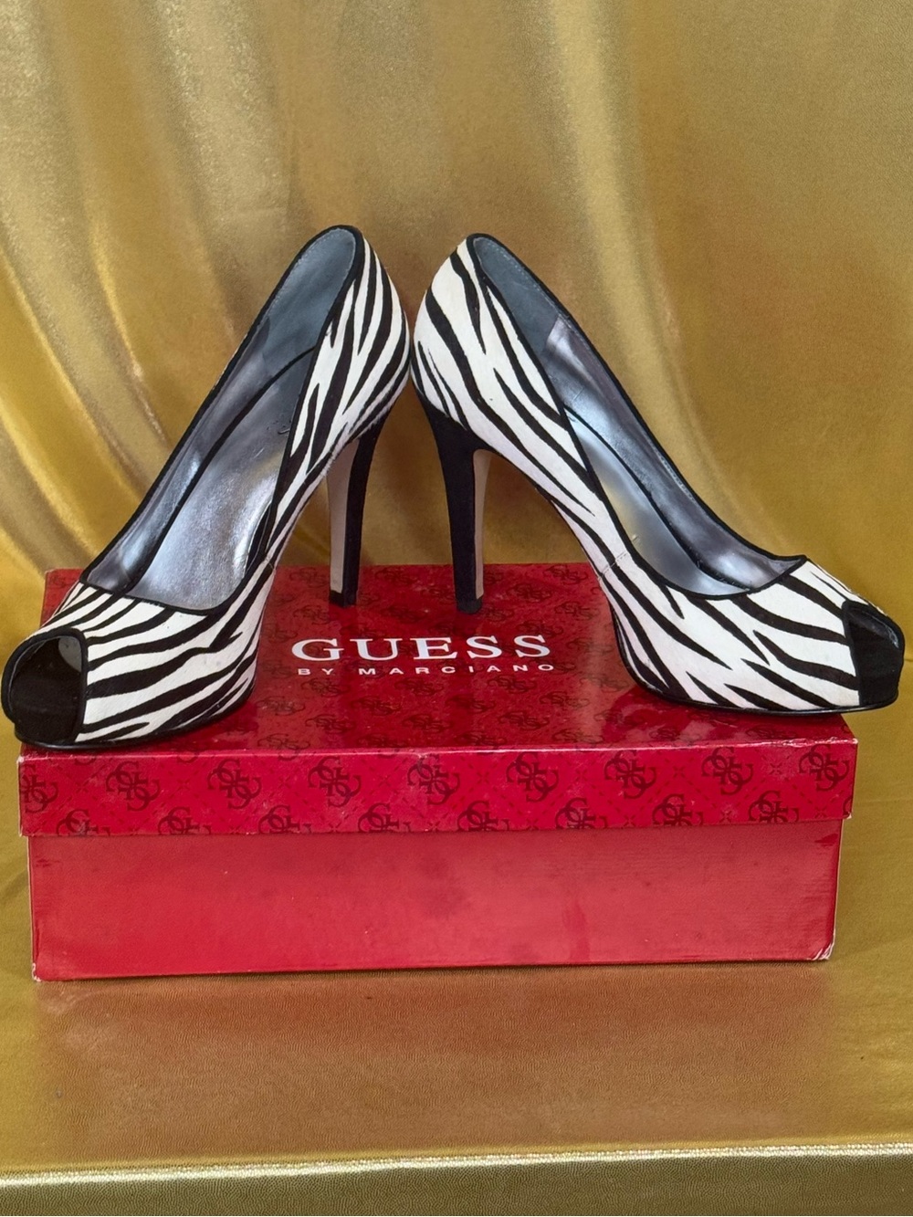Guess by Marciano Mallory Ann Zebra Peep Toe Pump Size 6.5 NIB
